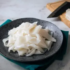 Gotowy do przygotowania pyszny makaron ryżowy. Zobacz, jak zrobić makaron!